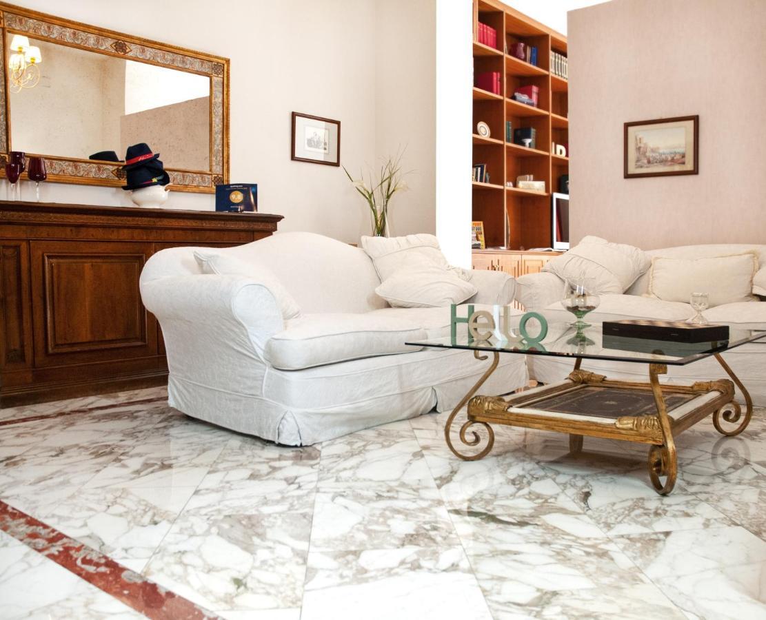 Artis Domus Bed & Breakfast Napoli Dış mekan fotoğraf